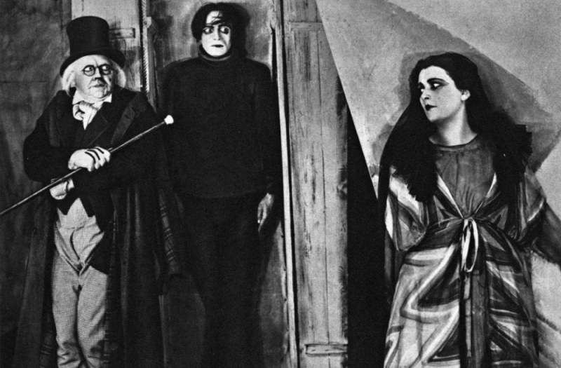 Z Berlina pod Halę Stulecia. Niecodzienna instalacja artystyczno-filmowa - fot. Gabinet Doktora Caligari