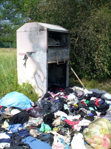 Wrocław: Wysyp nielegalnie stawianych kontenerów na odzież używaną - 0