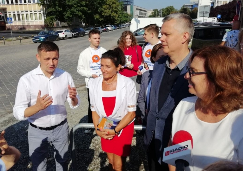 Politycy Platformy Obywatelskiej rozpoczęli walkę o głosy wyborców - fot. Twitter/Michał Jaros