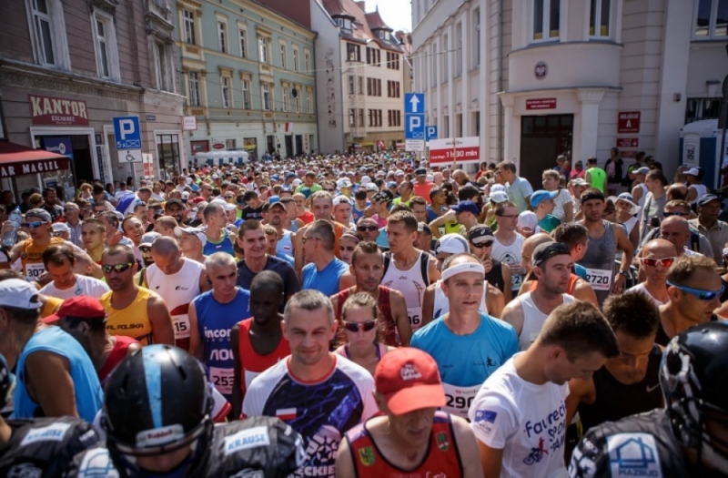 Wałbrzych: Ponad trzy tysiące uczestników wystartuje w półmaratonie - Fot: archiwum Toyota Półmaraton Wałbrzych