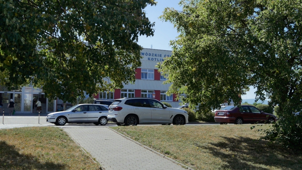 Parking przy jeleniogórskim szpitalu nadal będzie płatny - fot. Gabriela Stefanowicz