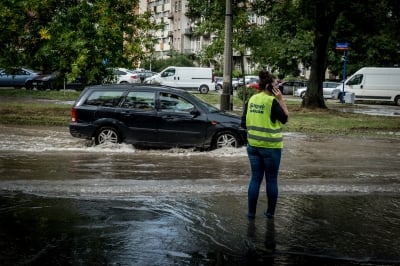 Rwąca rzeka na ulicy Zaporoskiej we Wrocławiu [ZDJĘCIA] - 7
