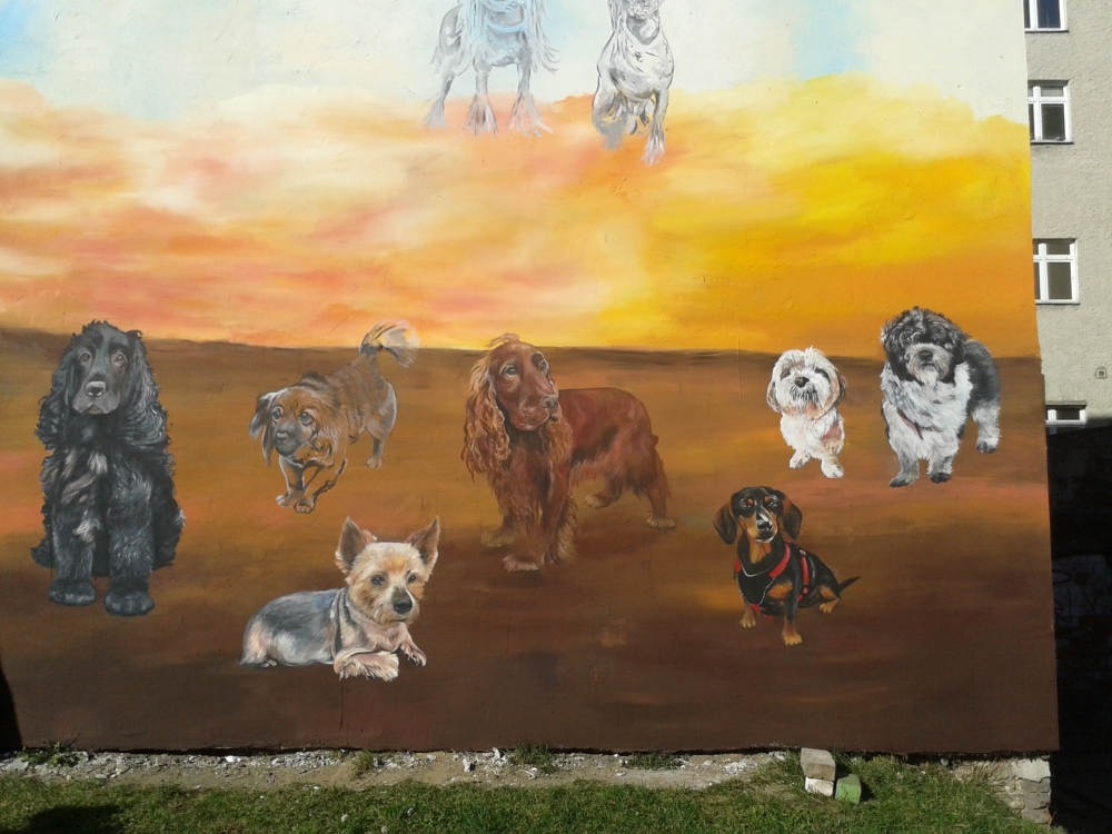 Wałbrzych: Upiększają zaniedbane podwórka muralami [ZOBACZ] - fot. Barbara Szelgiowska