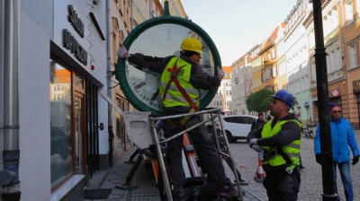 Jelenia Góra: Rozpoczął się remont zabytkowego zegara miejskiego