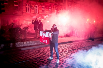 Zamieszki podczas Marszu Niepodległości we Wrocławiu. Policja użyła armatek wodnych - 15