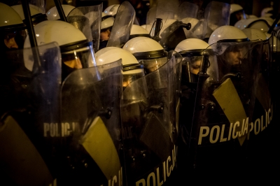 Zamieszki podczas Marszu Niepodległości we Wrocławiu. Policja użyła armatek wodnych - 18