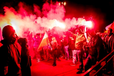 Zamieszki podczas Marszu Niepodległości we Wrocławiu. Policja użyła armatek wodnych - 26