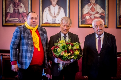 Od dziś prof. Miodka usłyszycie w... tramwaju - 3