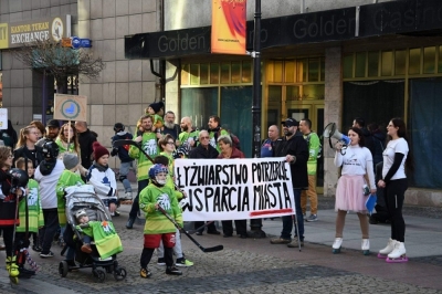 Happening łyżwiarski w centrum Wrocławia. Chcą całorocznego lodowiska