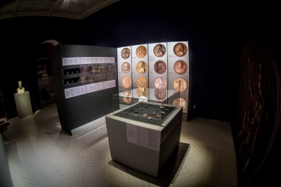 Mała rzecz, wielka historia. W Muzeum Narodowym oglądać można zabytkowe medale - 0