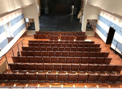 Przez ponad 70 lat stał i niszczał. Teatr w Głogowie uratowany [ZDJĘCIA]