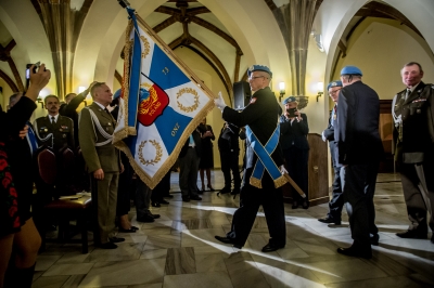 Wrocław: Uroczystość wręczenia sztandaru Zrzeszeniu Weteranów Działań Poza Granicami Państwa - 7