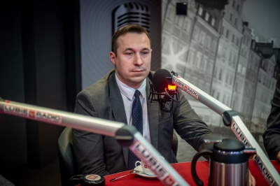 Debata Polityczna: Zarobki zarządu fundacji, wybory członków KRS, finanse samorządów - 1