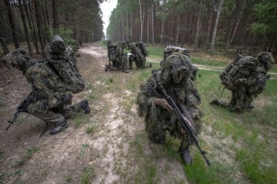 Coraz więcej osób chce wstąpić do batalionu lekkiej piechoty Wojsk Obrony Terytorialnej - 0