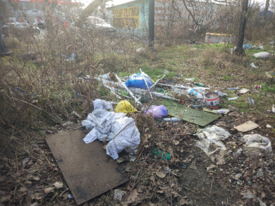 Wrocław: Śmieci na ul. Krakowskiej. "Stanowią realne zagrożenie" - 1