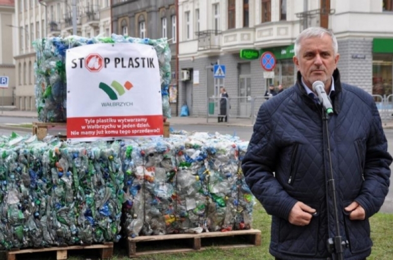 Wałbrzyska uchwała zakazująca posiadania i używania plastiku unieważniona - fot. archiwum radiowroclaw.pl