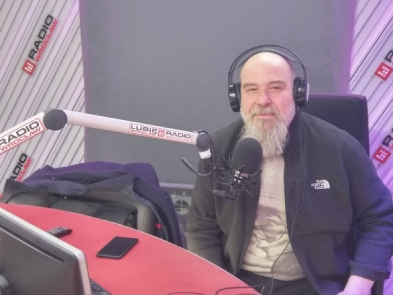 Irek Grin w "zaaresztowanym pociągu". Ktoś wezwał policję, bo podejrzewał koronawirusa - fot. archiwum radiowroclaw.pl