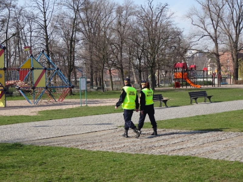 Koronawirus. Wrocławianie posłuszni, rzadko opuszczają domy - fot. SM