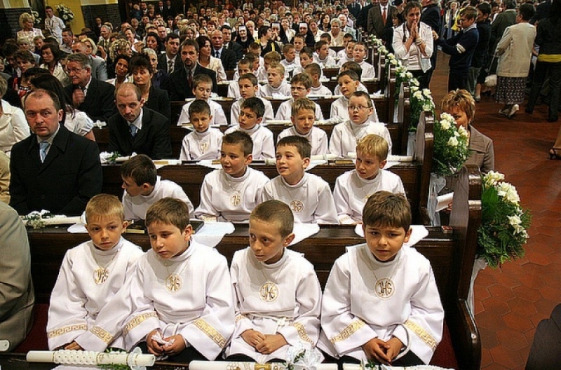 Pierwsze komunie zostaną odwołane? - Fot. archiwum Radia Wrocław