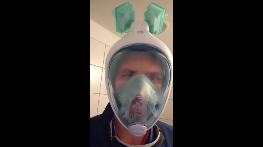 Ratownicy medyczni z Wrocławia testują maski do nurkowania - fot. Facebook/Michał Hoszowski