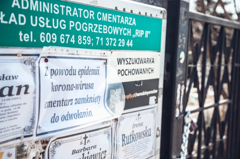 Koronawirus: Wrocławskie cmentarze zamknięte - Fot. Patrycja Dzwonkowska
