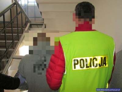 Kilka razy ugodził nożem swojego kolegę. 27-latek w areszcie
