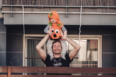Uśmiechem w zarazę, czyli kwarantanna po wrocławsku. Stań w oknie, oni zrobią zdjęcie - 16