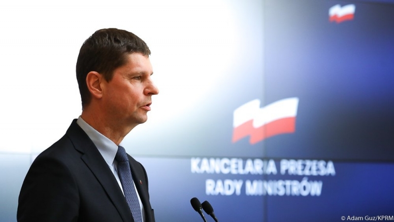 Szkoły zamknięte do 24 maja. W czerwcu odbędą się matury i egzaminy ósmoklasisty - fot. KPRM