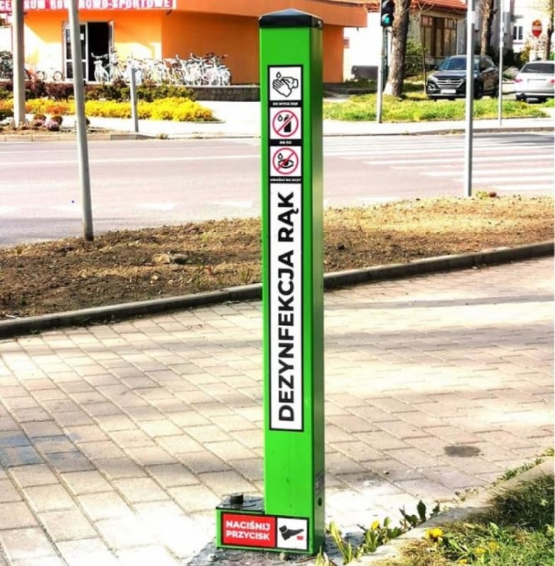Ząbkowice Śląskie zamontowały pierwsze dozowniki z płynem dezynfekcyjnym - fot. FB/Marcin Orzeszek - Burmistrz Ząbkowic Śląskich