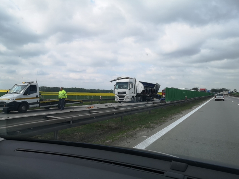 Dwie ciężarówki zderzyły się na A4 - fot. Krzysztof Majewski