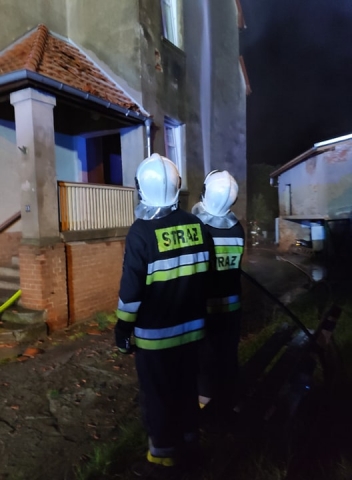 Pożar w Wińsku. 17 osób bez dachu nad głową - 10