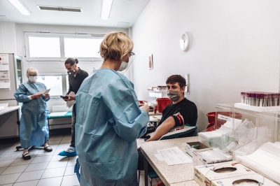 Tłumy chętnych do oddania krwi [FOTOREPORTAŻ] - 6