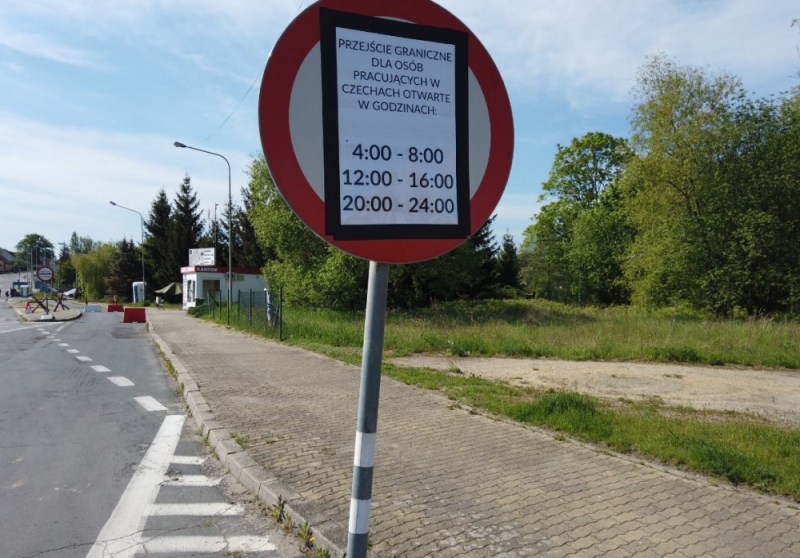 Ruszyły specjalne przejścia graniczne dla pracowników w Czechach - fot. Piotr Słowiński