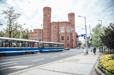Piesi i rowerzyści skorzystają, kierowcy stracą. Kolejne zmiany w centrum Wrocławia