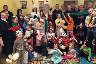 Kibice Śląska Wrocław na rzecz Domu Dziecka. Zbierają pieniądze na salę gimnastyczną
