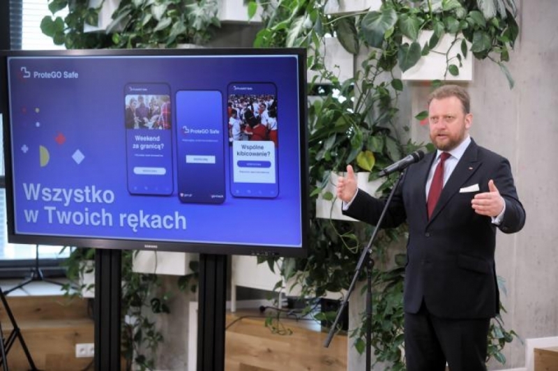 Aplikacja ProteGO Safe gotowa, ma pomóc w walce z koronawirusem - fot. PAP