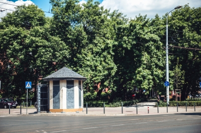 Murowane i z piwnicą - wrocławskie wygódki [FOTOSPACER] - 2