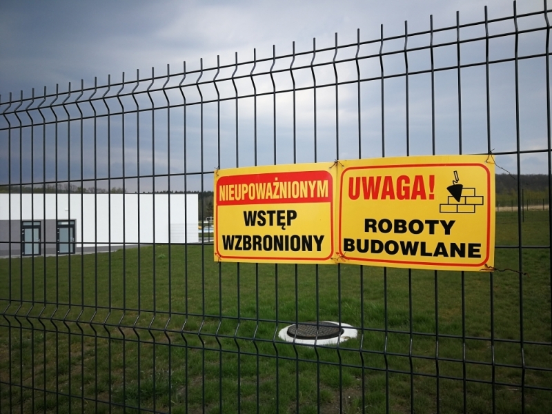 Basen, którego nie można otworzyć. Radni Bogatyni publikują raport - fot. Piotr Słowiński