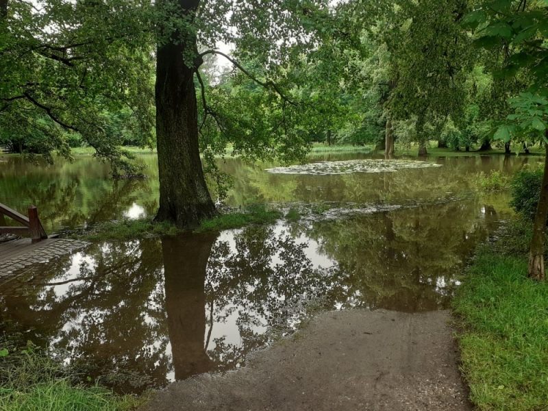 Park na wrocławskim Brochowie zamienił się w jezioro - fot. Elżbieta Osowicz