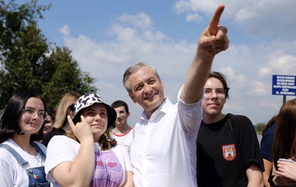 Robert Biedroń w Oławie: będę zabiegał o mądre, rozważne gospodarowanie wodą - fot. twitter.com/Robert Biedroń