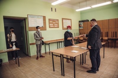 Komputery wreszcie pójdą w kąt. Uczniowie rozpoczęli wakacje - 11