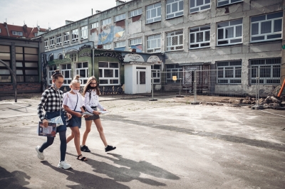 Komputery wreszcie pójdą w kąt. Uczniowie rozpoczęli wakacje - 5