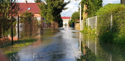 Trudna sytuacja hydrologiczna na ziemi kłodzkiej. Poziom wód jednak zaczął opadać  - 2