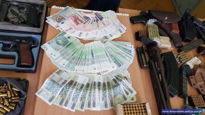 Funkcjonariusze SG i policjanci zlikwidowali arsenał broni i amunicji [FOTO] - 7