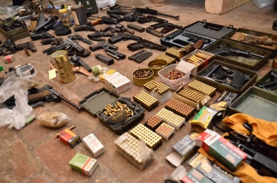 Funkcjonariusze SG i policjanci zlikwidowali arsenał broni i amunicji [FOTO]