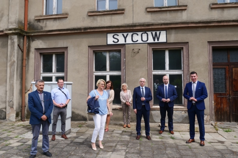 Wojewoda dolnośląski odwiedził dziś m.in. Syców i Wołów - fot. mat. prasowe