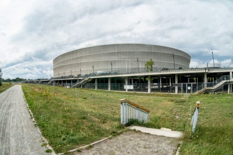Więcej betonu, mniej zieleni. Miasto sprzeda działkę koło Stadionu Miejskiego - fot. archiwum.prw.pl