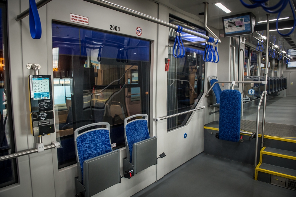 Wrocławski Ruch Obywatelski przeciwko podwyżce cen biletów MPK - fot. archiwum.radiowroclaw.pl