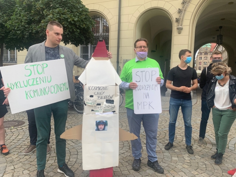 To już pewne. Będą podwyżki cen biletów MPK, parkingów i wywozu śmieci - fot. Malwina Gadawa