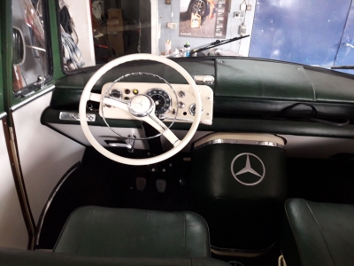 Rajd jak żaden inny. Na trasie stare Warszawy i Mercedesy - 15